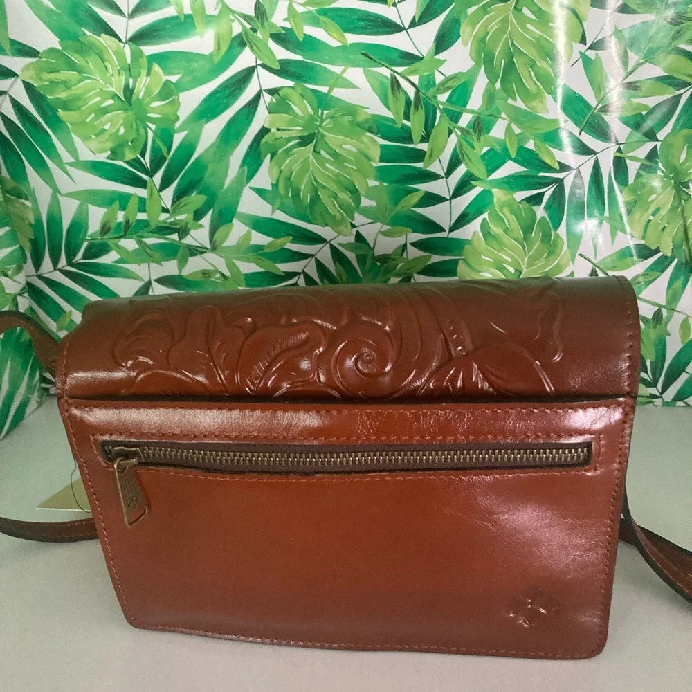 Patricia Nash Lanza Brown Embossed Leather Shoulder Bag with multi compartments. - Picture 2 of 6